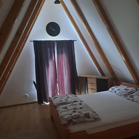 Vikendica Una-baksais *